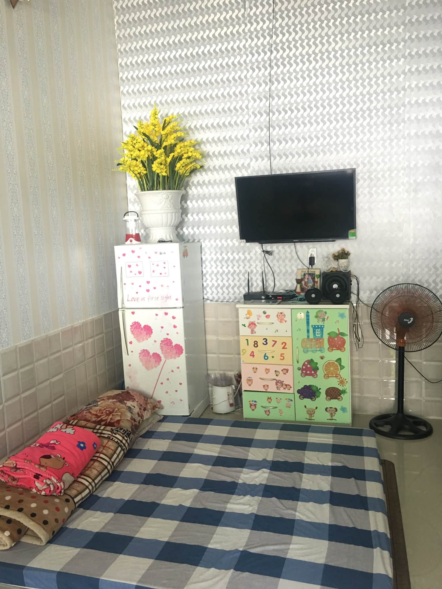 Bên m hiện còn 1 phòng 30m2 . Ờ được từ 1 đến 4 người — ảnh 4